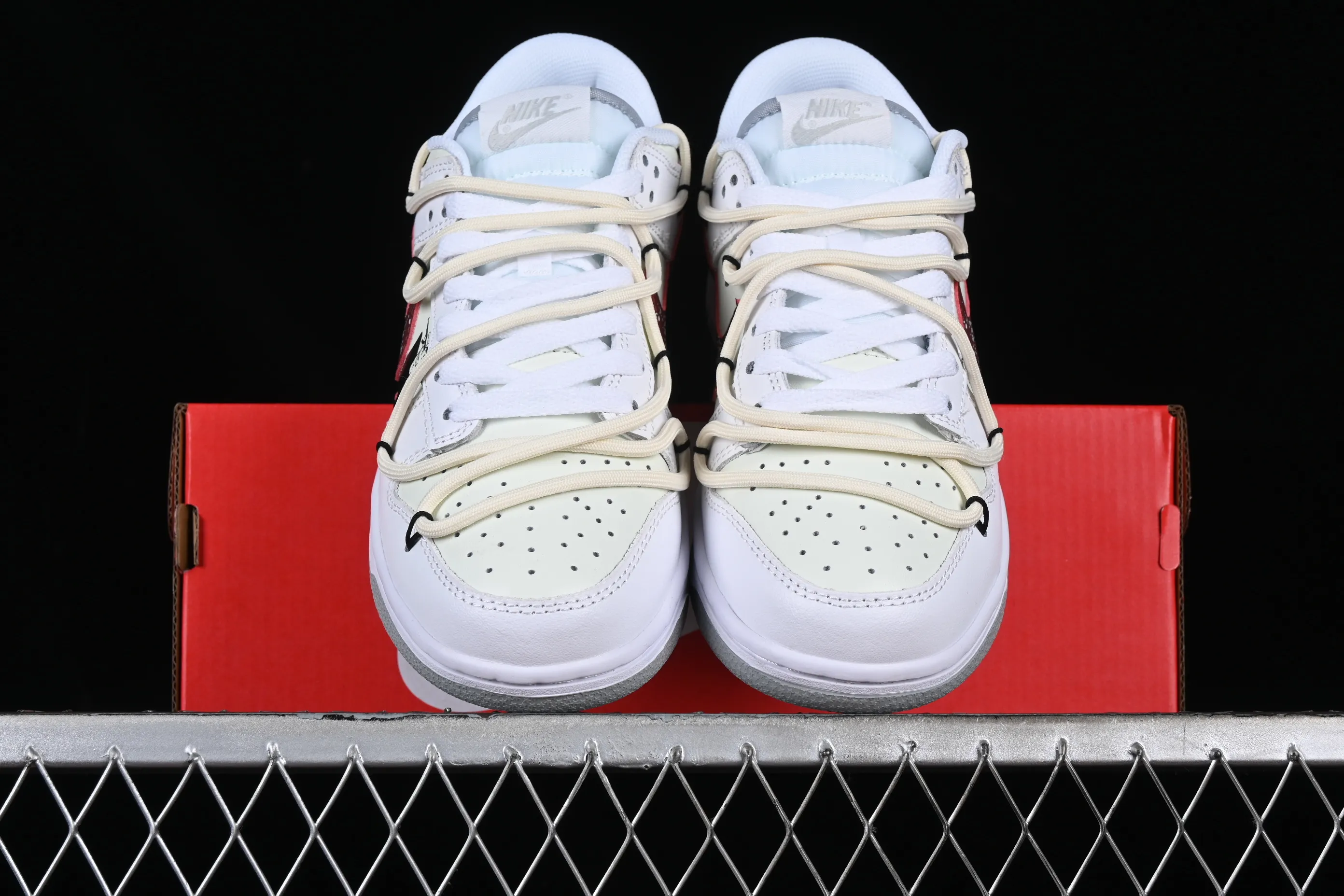 All Categories Nk SB Dunk Series Nk SB Dunk Low Low-top sneakers Nk Dunk Low Travel high-street style SB strappy low-top casual sneakers DH9765-102